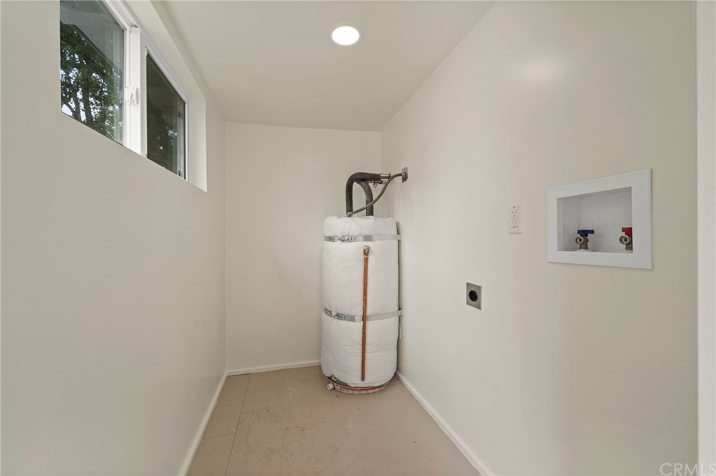 6436 Old Highway 53 Clearlake, CA 95422 - Photo 16 of 27 a view of an empty room