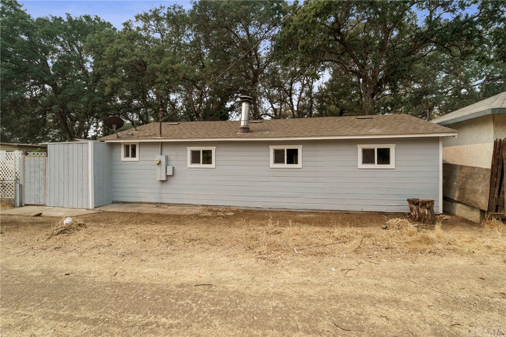6436 Old Highway 53 Clearlake, CA 95422 - Photo 27 of 27 a view of a backyard with a tree