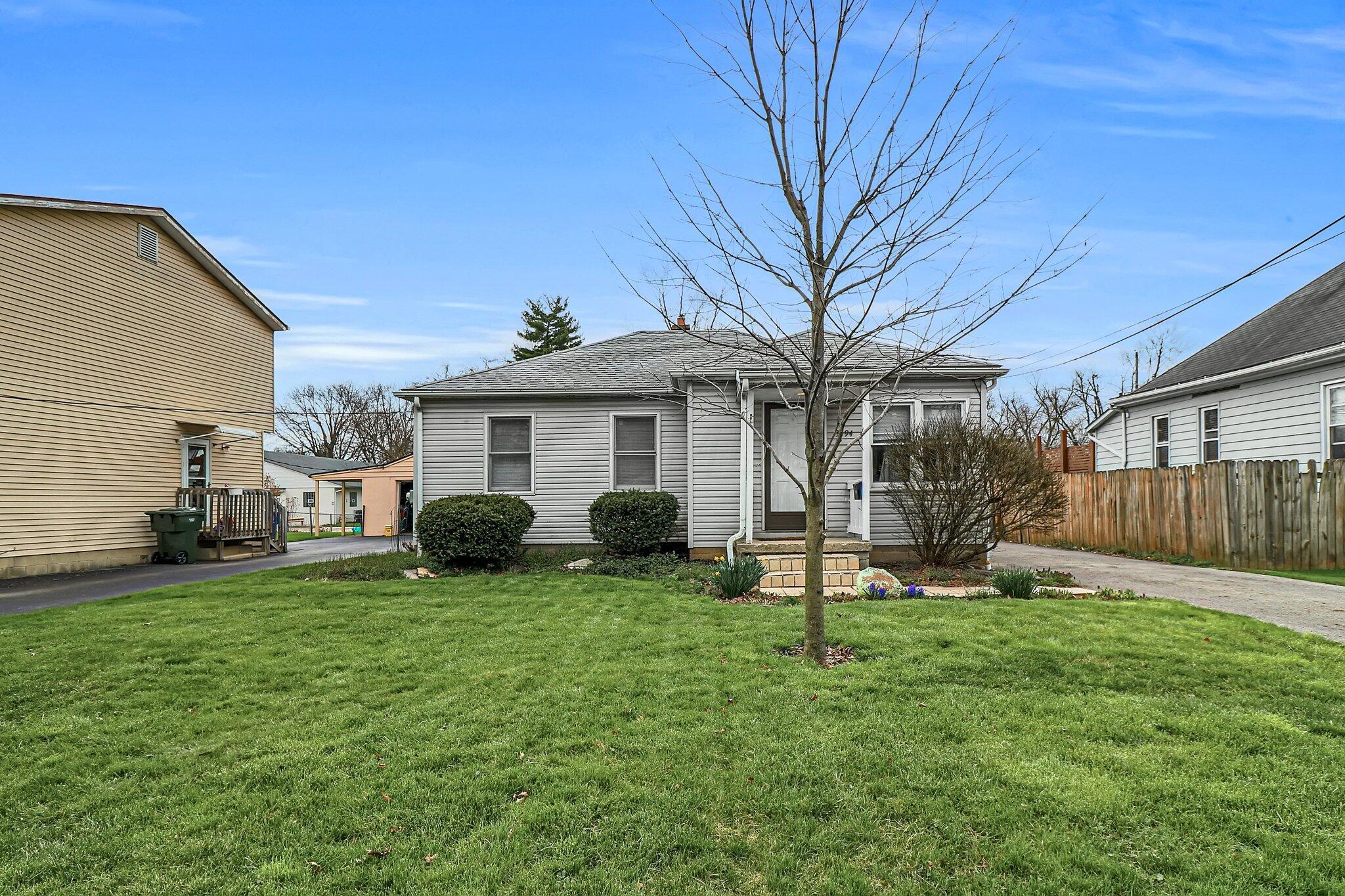 3494 Maize Road Columbus, OH 43224 - Photo 2 of 28 1-web-or-mls-3494-maize-rd
