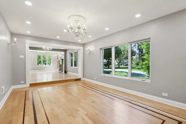 $969,990 | 6857 North Knox Avenue, Lincolnwood, IL 60712