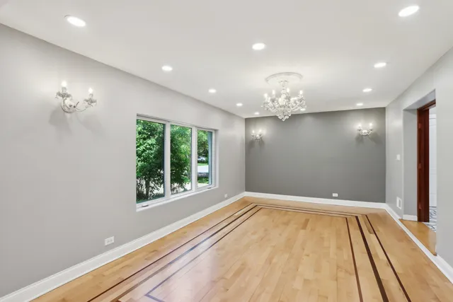 $969,990 | 6857 North Knox Avenue, Lincolnwood, IL 60712