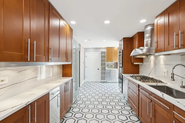 $969,990 | 6857 North Knox Avenue, Lincolnwood, IL 60712