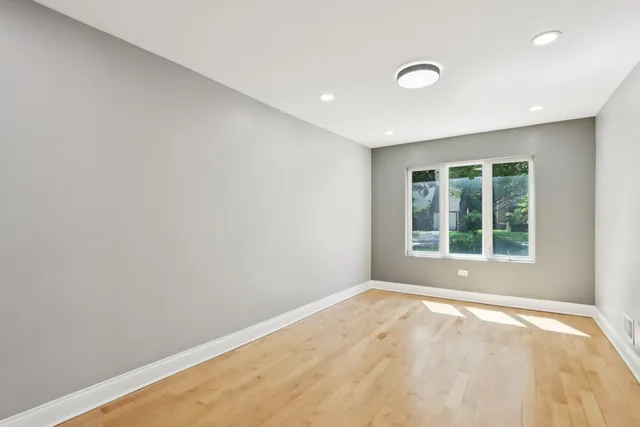 $969,990 | 6857 North Knox Avenue, Lincolnwood, IL 60712