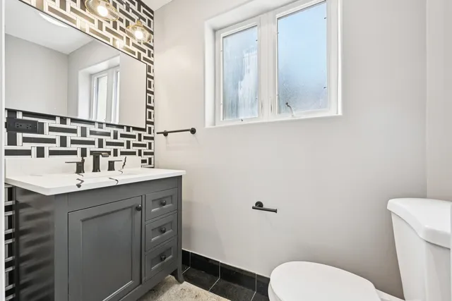 $969,990 | 6857 North Knox Avenue, Lincolnwood, IL 60712