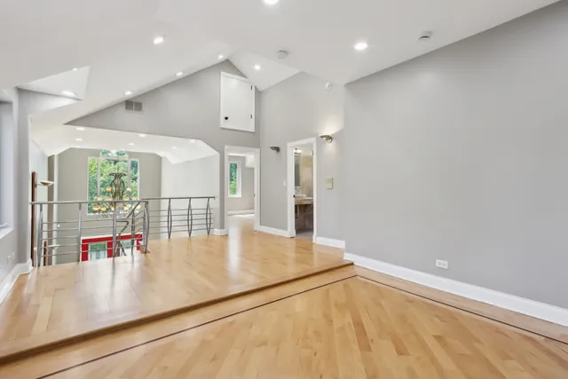 $969,990 | 6857 North Knox Avenue, Lincolnwood, IL 60712