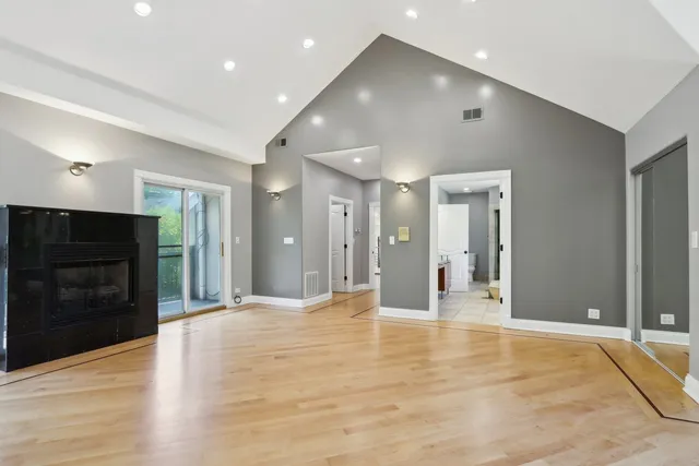 $969,990 | 6857 North Knox Avenue, Lincolnwood, IL 60712