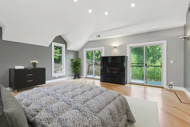 $969,990 | 6857 North Knox Avenue, Lincolnwood, IL 60712