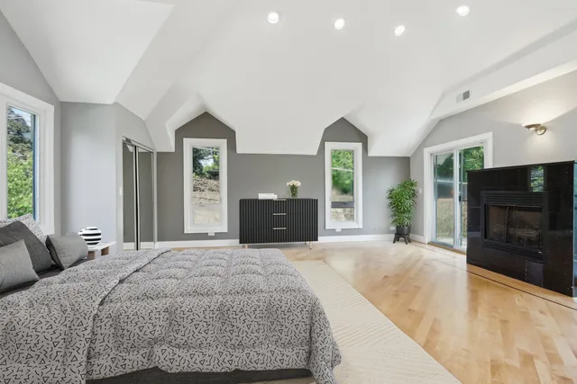 $969,990 | 6857 North Knox Avenue, Lincolnwood, IL 60712