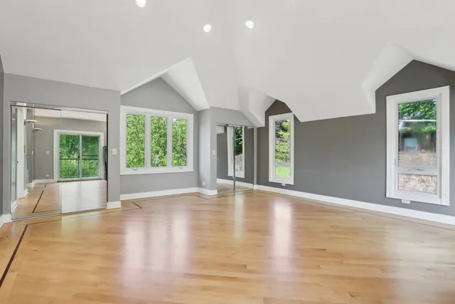 $969,990 | 6857 North Knox Avenue, Lincolnwood, IL 60712