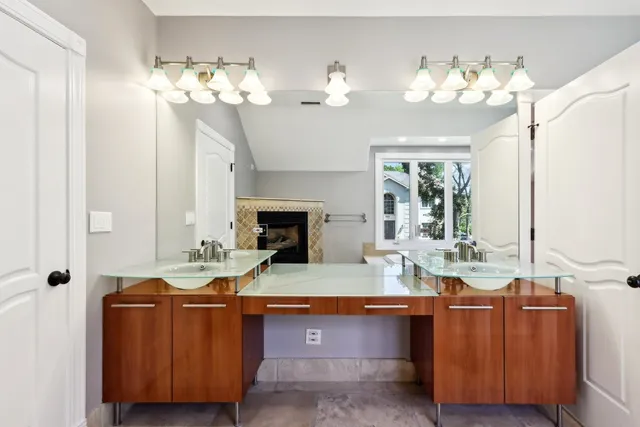 $969,990 | 6857 North Knox Avenue, Lincolnwood, IL 60712