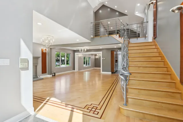 $969,990 | 6857 North Knox Avenue, Lincolnwood, IL 60712