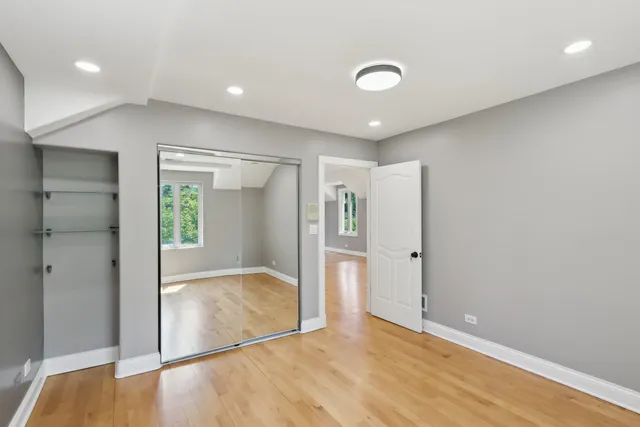 $969,990 | 6857 North Knox Avenue, Lincolnwood, IL 60712