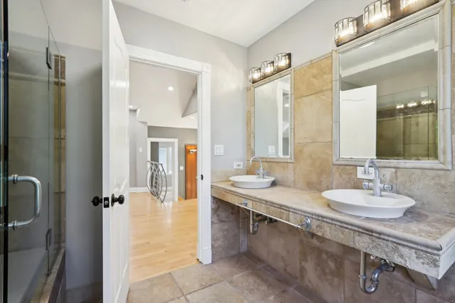 $969,990 | 6857 North Knox Avenue, Lincolnwood, IL 60712