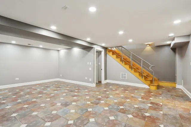 $969,990 | 6857 North Knox Avenue, Lincolnwood, IL 60712