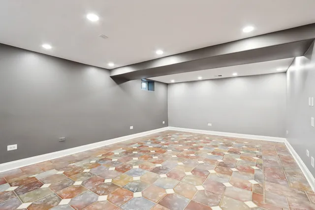 $969,990 | 6857 North Knox Avenue, Lincolnwood, IL 60712