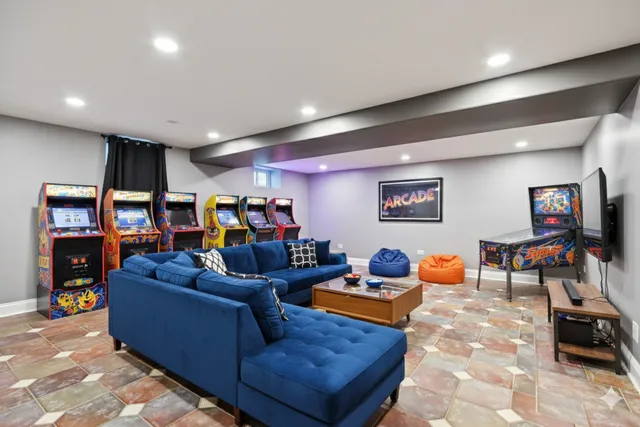 $969,990 | 6857 North Knox Avenue, Lincolnwood, IL 60712