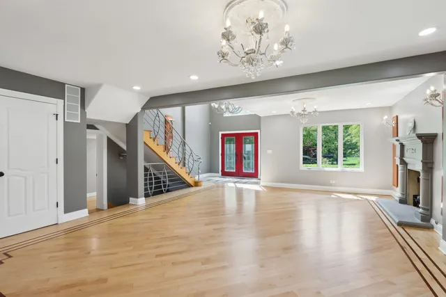 $969,990 | 6857 North Knox Avenue, Lincolnwood, IL 60712