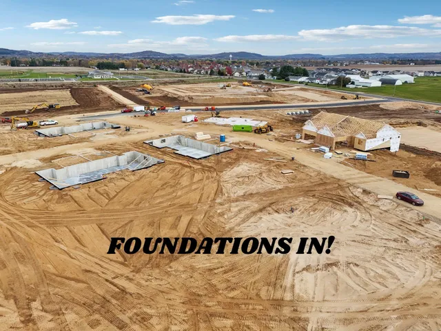 $643,900 | 150 Goldenrod, Unit LOT 15, Prairie du Sac, WI 53578