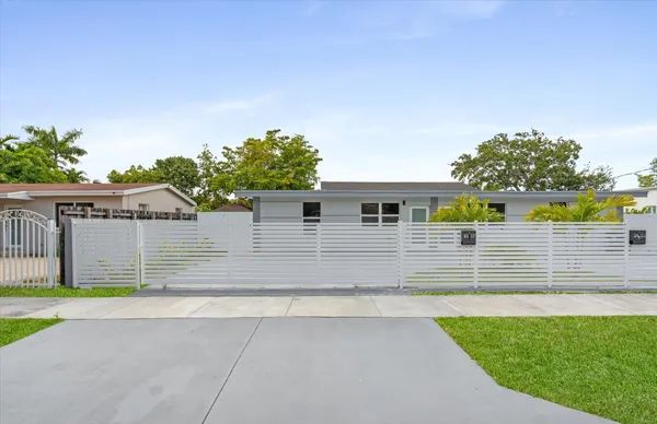 $3,200 | 2437 Northwest 97th Street, Miami, FL 33147
