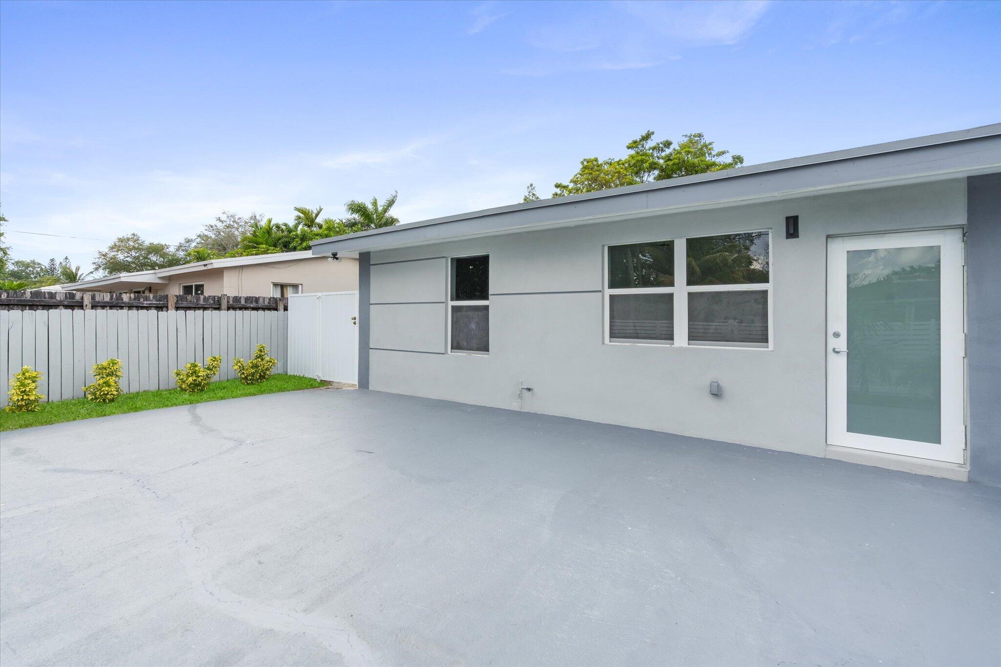 2437 Northwest 97th Street Miami, FL 33147 - Photo 3 of 22 28-28