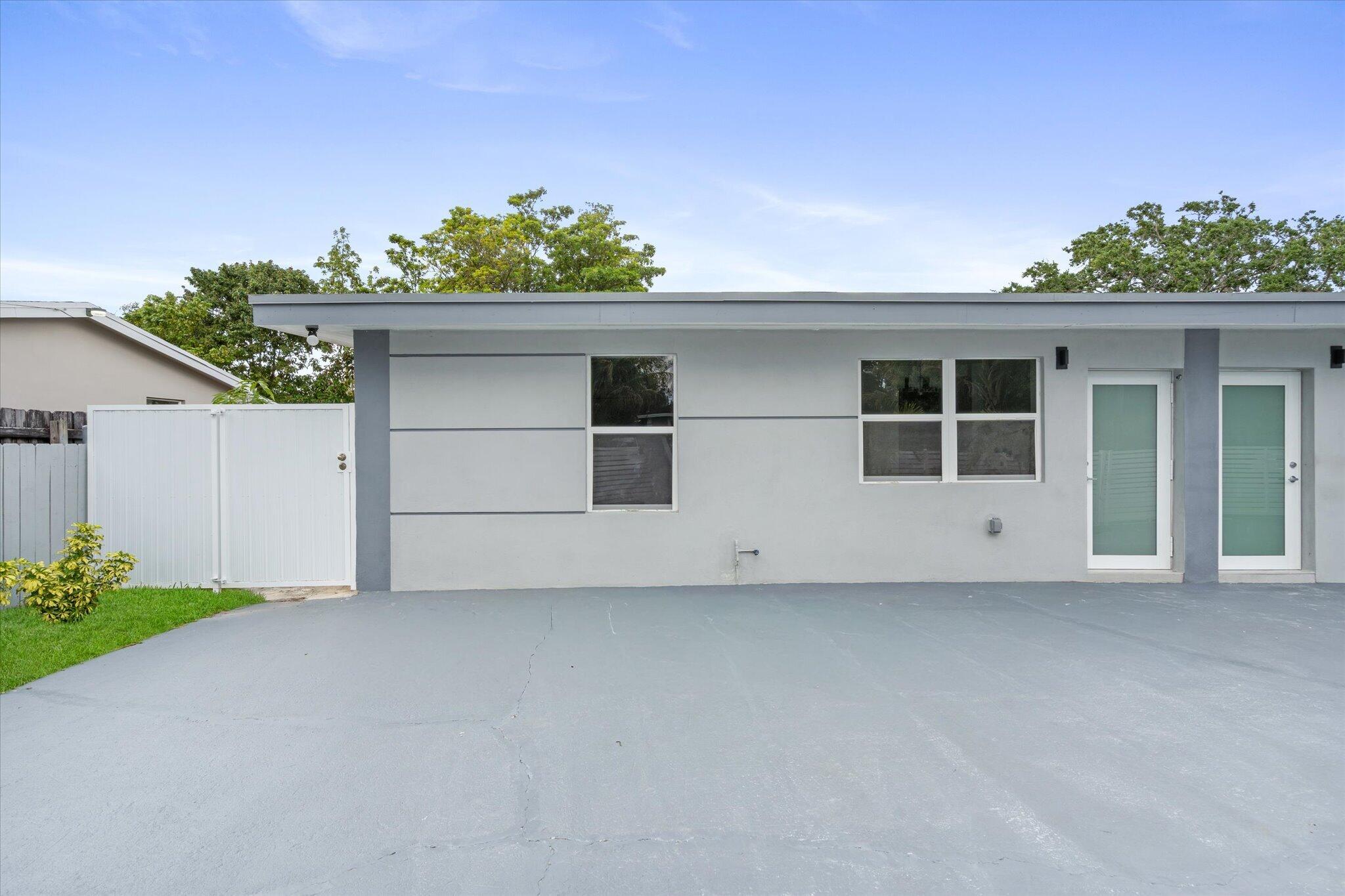 2437 Northwest 97th Street Miami, FL 33147 - Photo 4 of 22 29-29