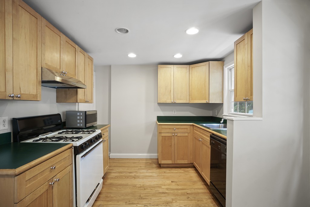 37 Regent Road, Unit 37 Malden, MA 02148 - Photo 5 of 13 Gallery Image 5