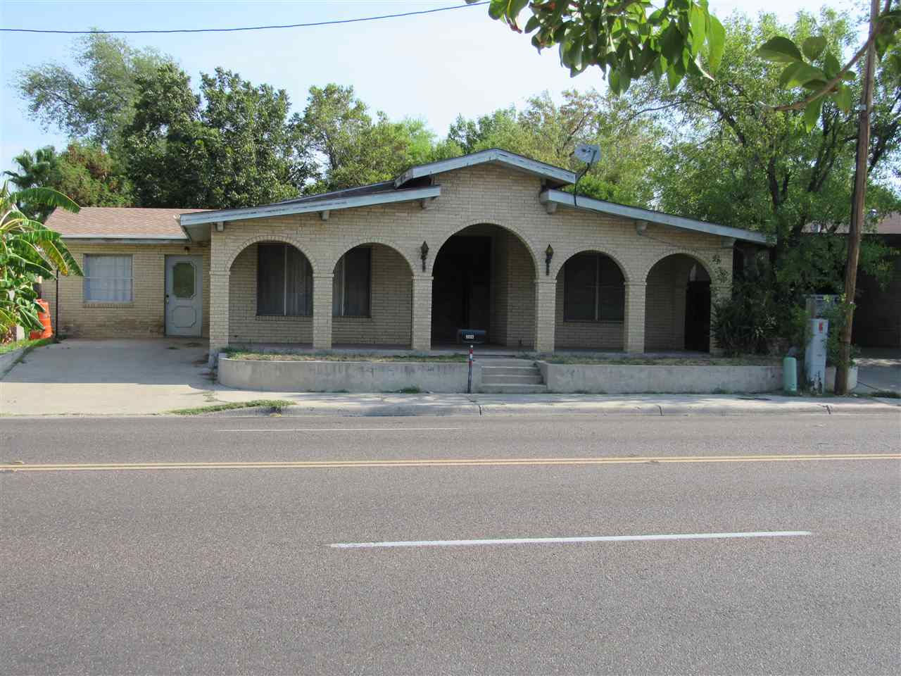 204 East Calton Road Laredo, TX 78041 - Photo 1 of 17 Gallery Image 1