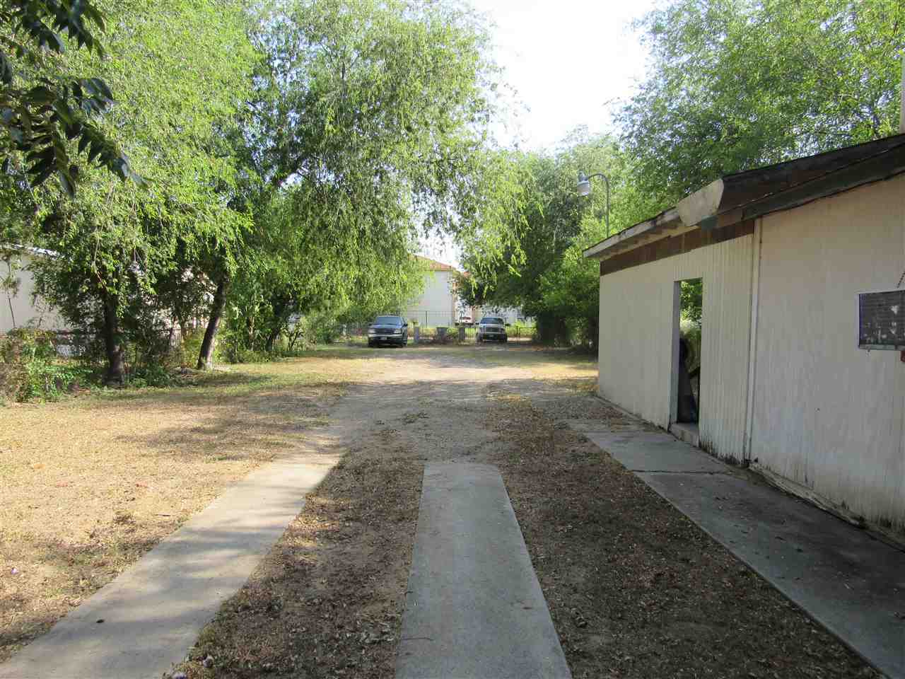 204 East Calton Road Laredo, TX 78041 - Photo 3 of 17 Gallery Image 3