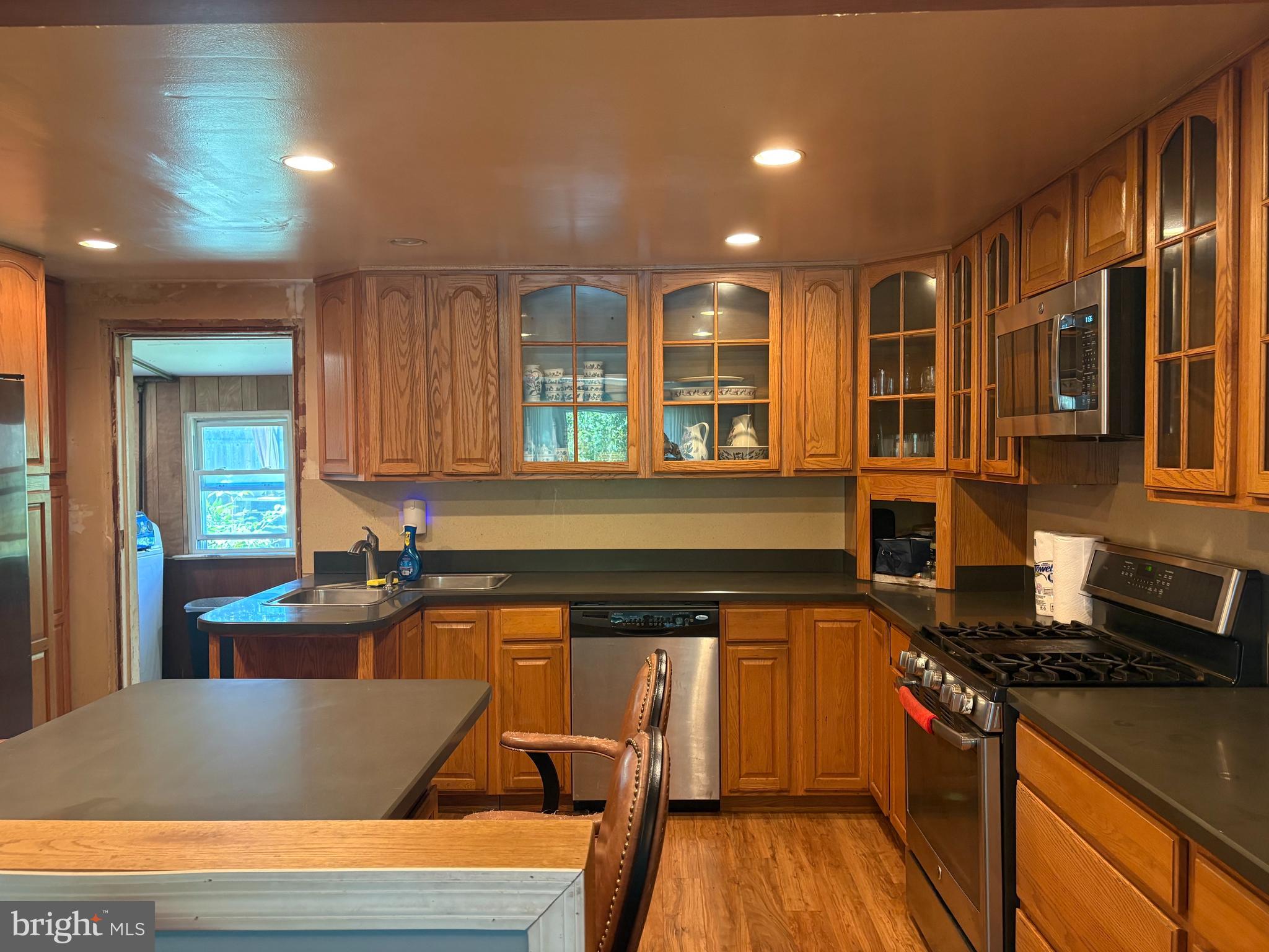 426 Norfolk Road Flourtown, PA 19031 - Photo 5 of 19
