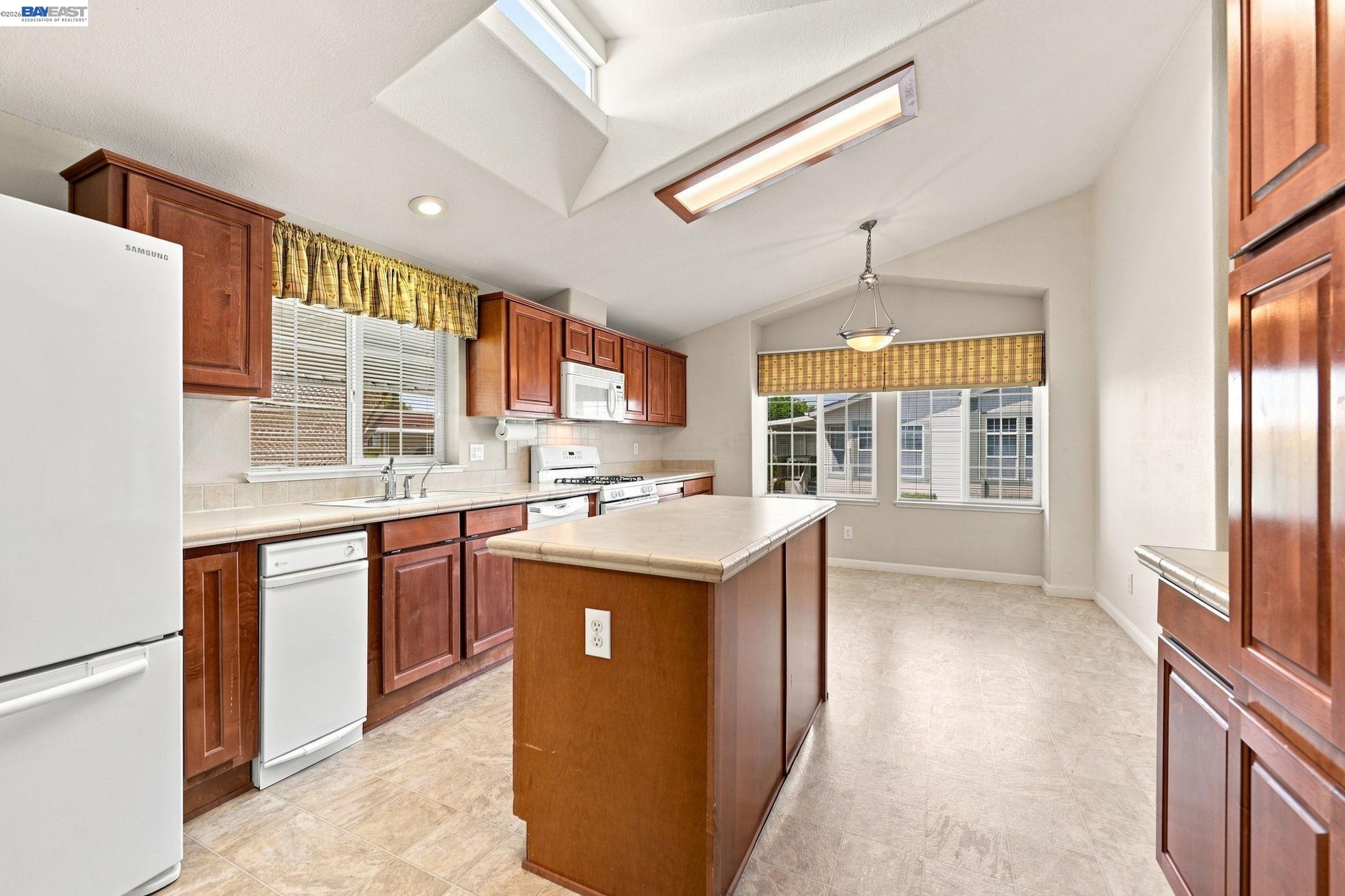 29020 Berkeley Road Hayward, CA 94544 - Photo 14 of 42 Gallery Image 14