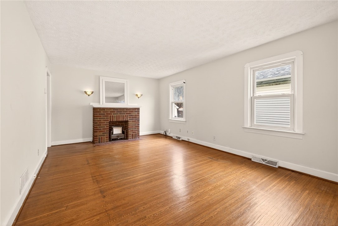 34 Zygment Street Rochester, NY 14621 - Photo 4 of 21