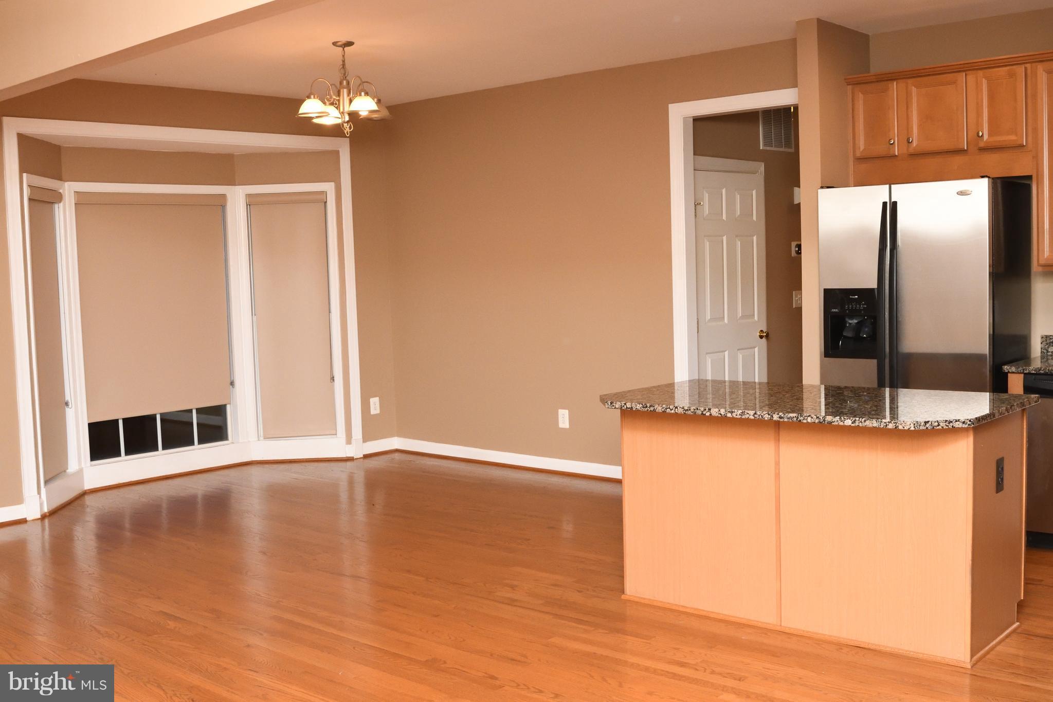 41775 Expectation Square Aldie, VA 20105 - Photo 11 of 30 View of the Kitchen-Nook