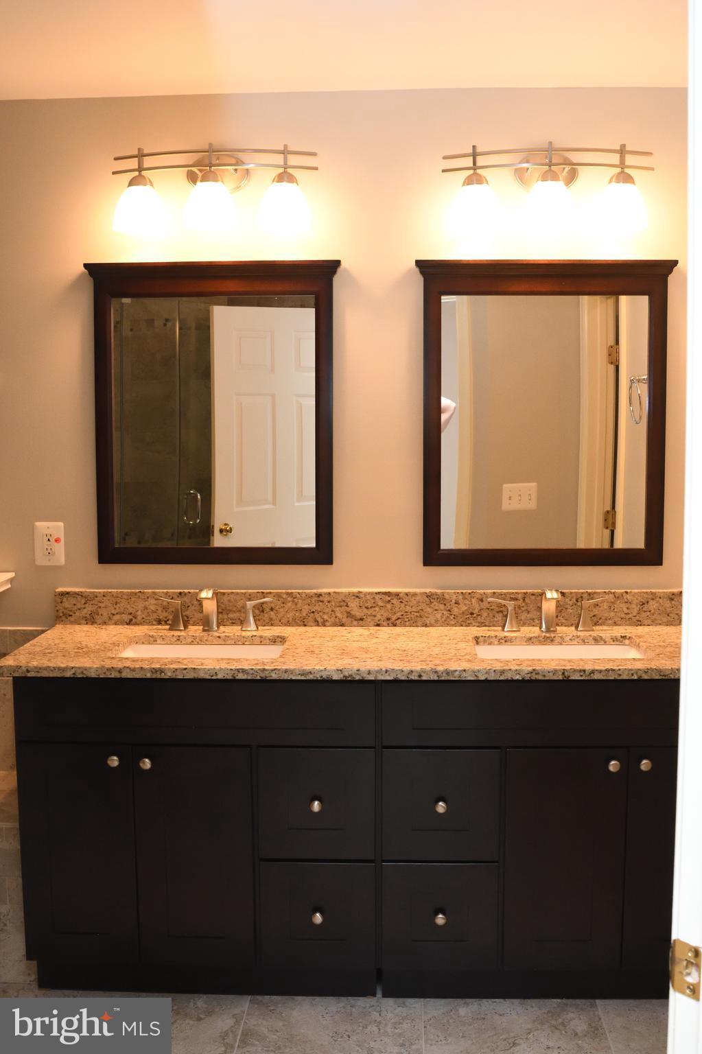 41775 Expectation Square Aldie, VA 20105 - Photo 13 of 30 Bath (Master)