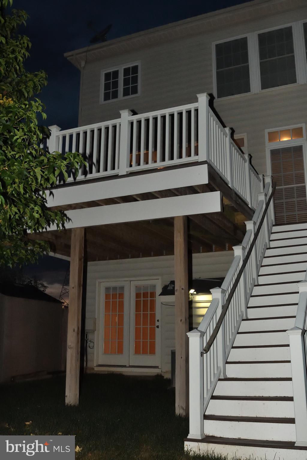 41775 Expectation Square Aldie, VA 20105 - Photo 28 of 30 Stairs to Deck