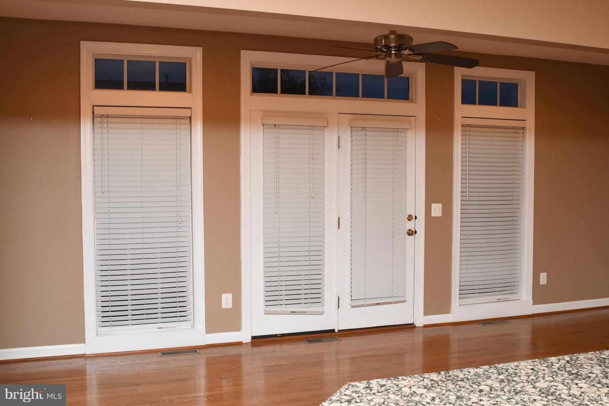 41775 Expectation Square Aldie, VA 20105 - Photo 5 of 30 View of Family Room from Kitchen