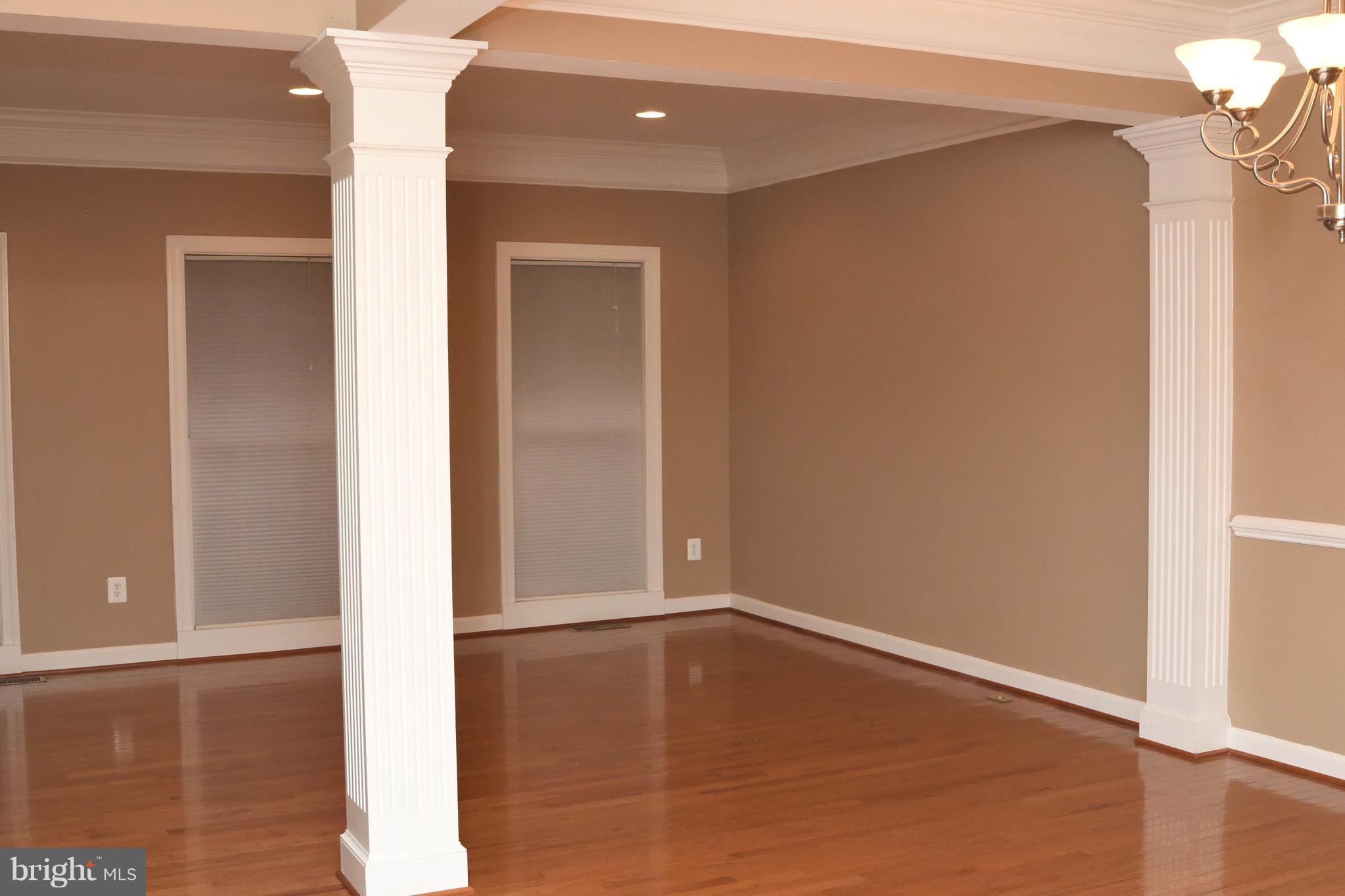 41775 Expectation Square Aldie, VA 20105 - Photo 7 of 30 View of Living Room from Dining Room