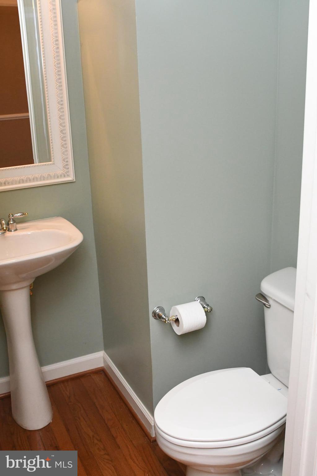 41775 Expectation Square Aldie, VA 20105 - Photo 8 of 30 Half Bath