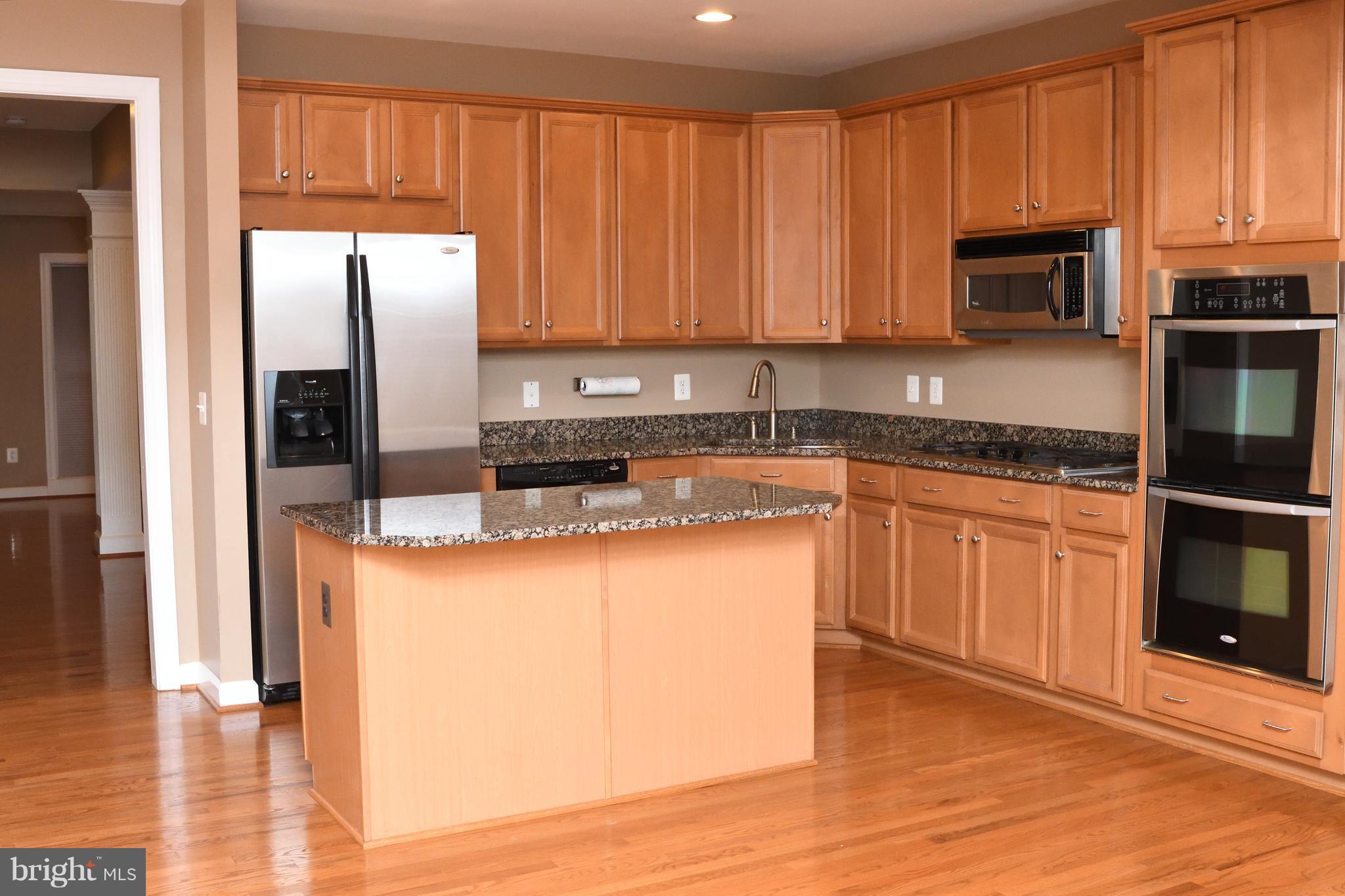 41775 Expectation Square Aldie, VA 20105 - Photo 9 of 30 View of Kitchen Family Room