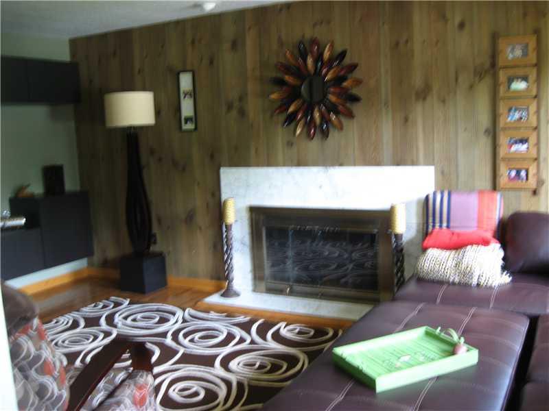 5002 Julia Lane McKees Rocks, PA 15136 - Photo 11 of 15 Family Room.