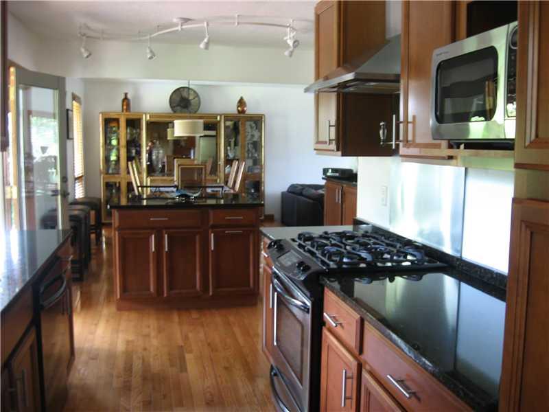 5002 Julia Lane McKees Rocks, PA 15136 - Photo 10 of 15 Kitchen.