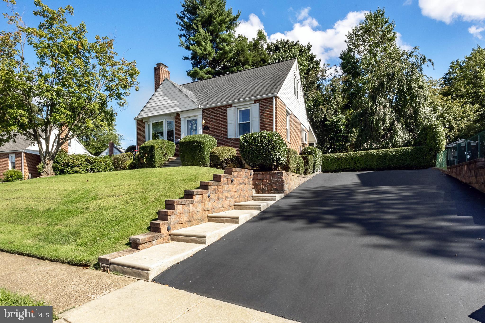 229 Golf Hills Road Havertown, PA 19083 - Photo 2 of 28