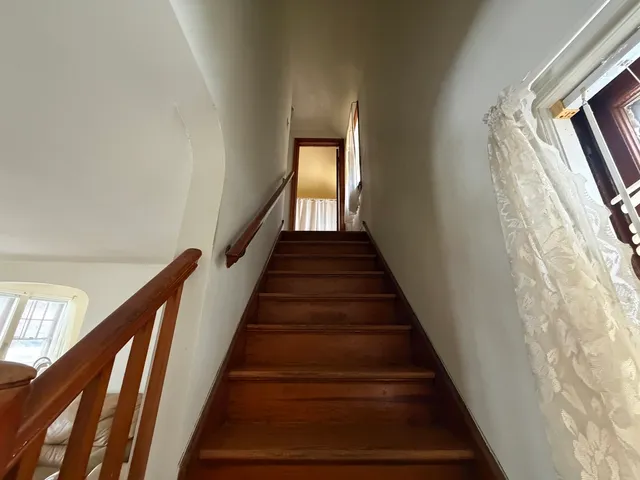 $220,000 | 9349 South Sacramento Avenue, Evergreen Park, IL 60805