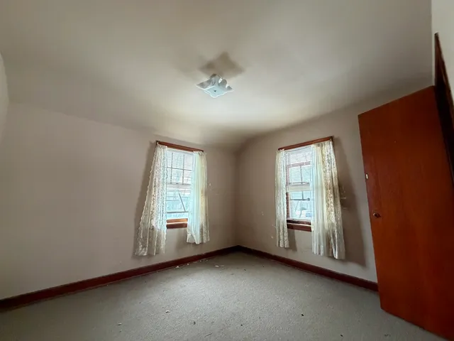 $220,000 | 9349 South Sacramento Avenue, Evergreen Park, IL 60805