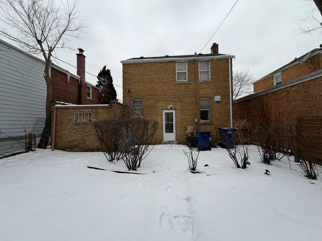 $220,000 | 9349 South Sacramento Avenue, Evergreen Park, IL 60805