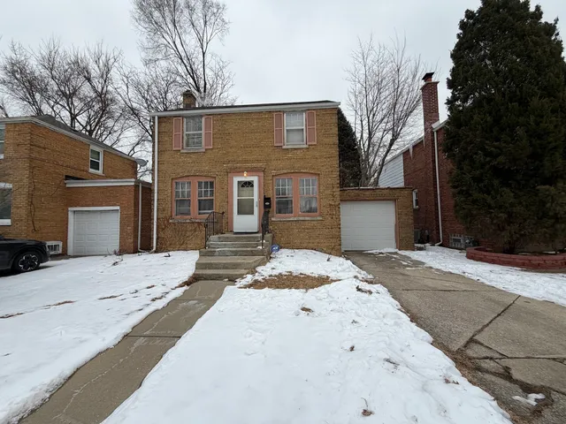 $220,000 | 9349 South Sacramento Avenue, Evergreen Park, IL 60805