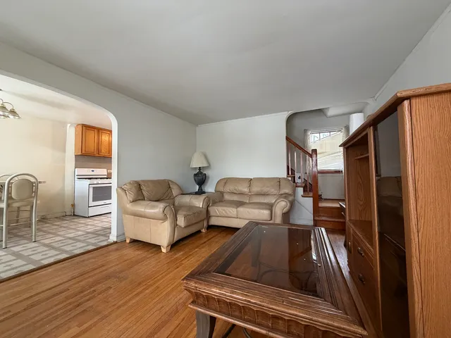 $220,000 | 9349 South Sacramento Avenue, Evergreen Park, IL 60805