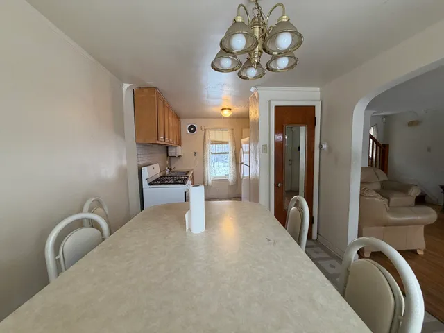 $220,000 | 9349 South Sacramento Avenue, Evergreen Park, IL 60805