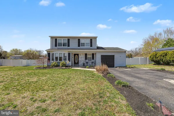$379,000 | 6 East Judith Drive, Hammonton, NJ 08037