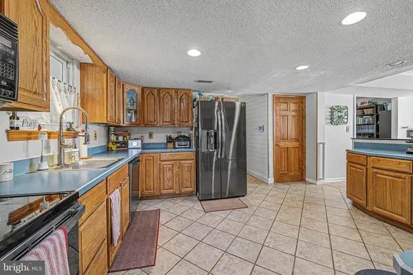 $379,000 | 6 East Judith Drive, Hammonton, NJ 08037