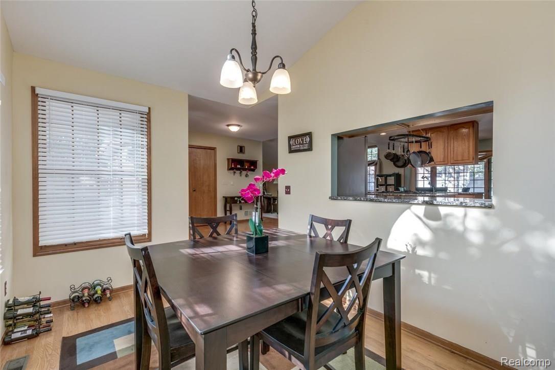 817 Wilwood Road Rochester, MI 48309 - Photo 15 of 44 817 Wilwood Rd Rochester Hills-large-018-1-817 Wilwood Road00018-1500x1000-72dpi.jpg